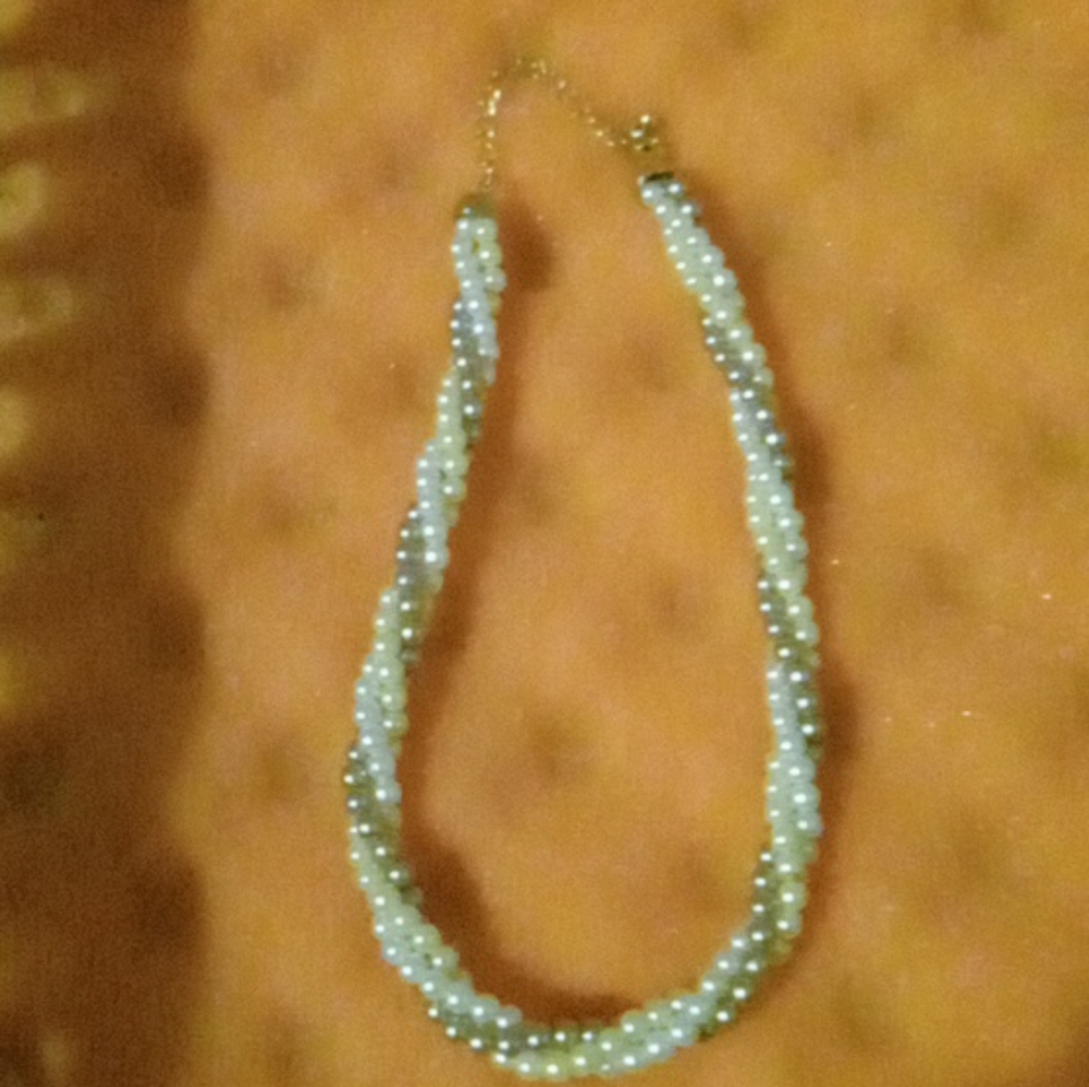 AVON TWISTED BEADED NECKLACE